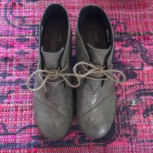 TOMS wedges (silver)